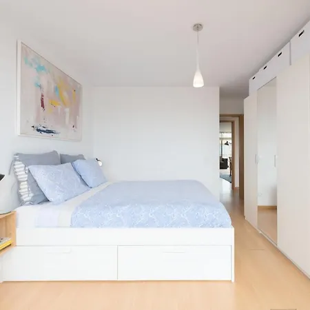 Between River And Sea Apartment