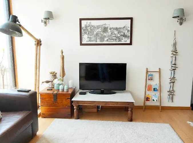 Between River And Sea *