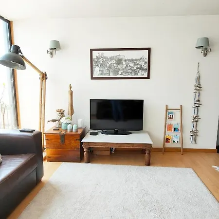 Between River And Sea *