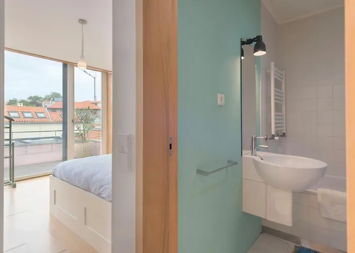 Between River And Sea * ポルト