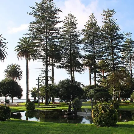 Between River And Sea Oporto